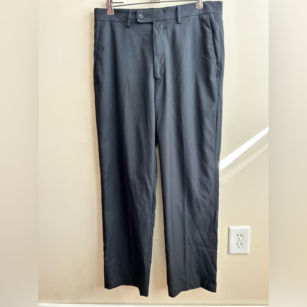 Haggar Men’s Classic Fit Black Dress Pants 32x32